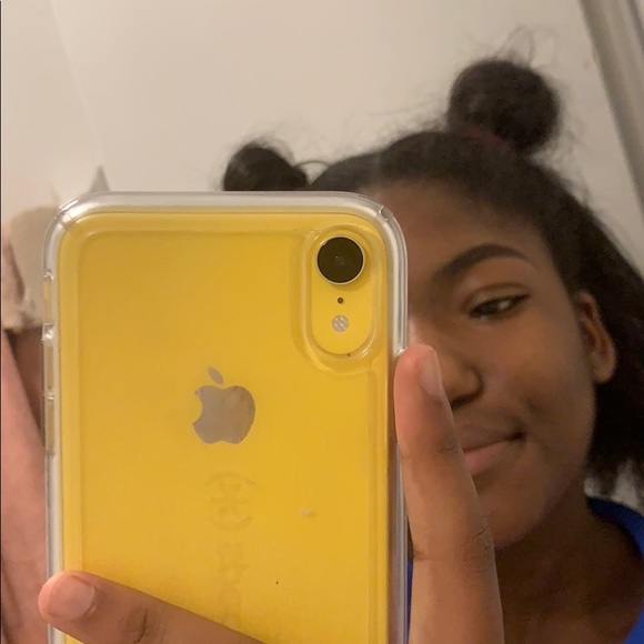 Meet your Posher, Symone - Picture 1 of 1